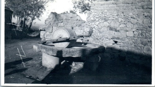 Grande mola macina pietra - , anni